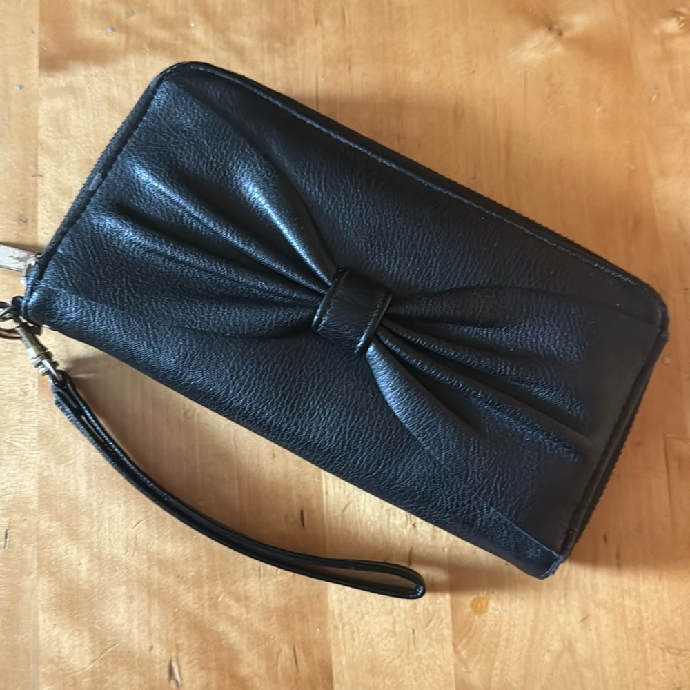 Bowtie Wristlet